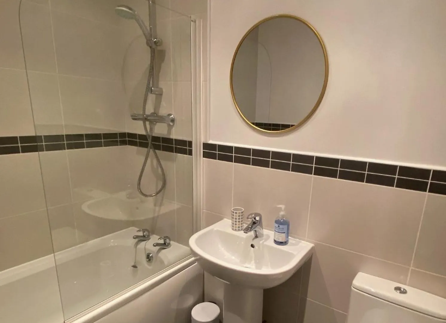 Stylish Modern Apartment With Parking Harrogate