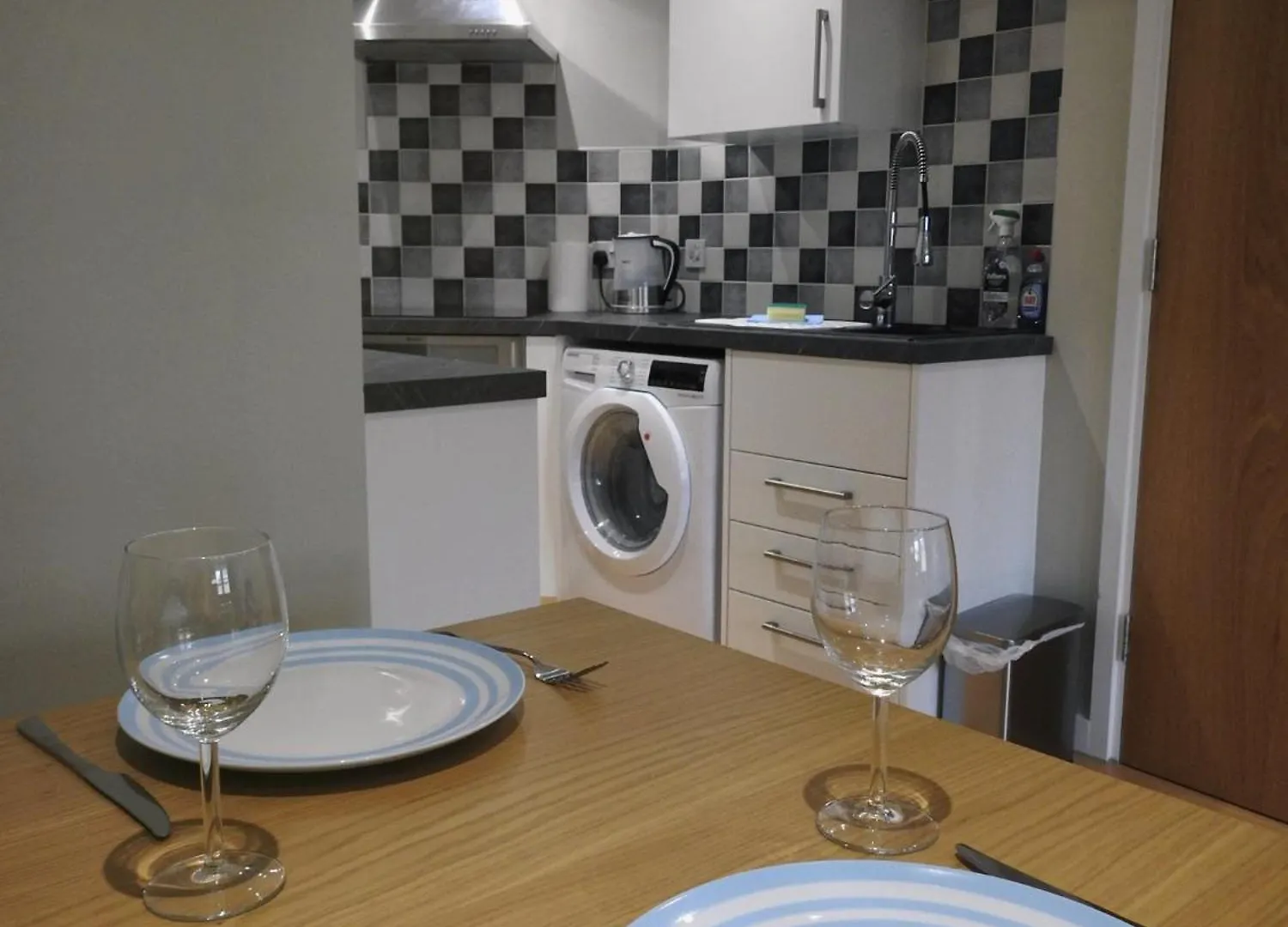 Stylish Modern Apartment With Parking Harrogate