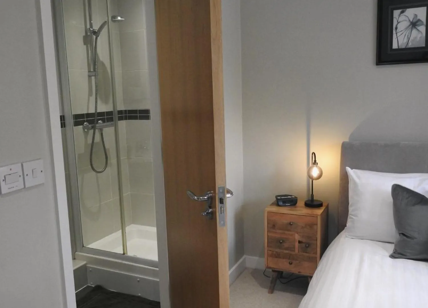 Stylish Modern Apartment With Parking Harrogate