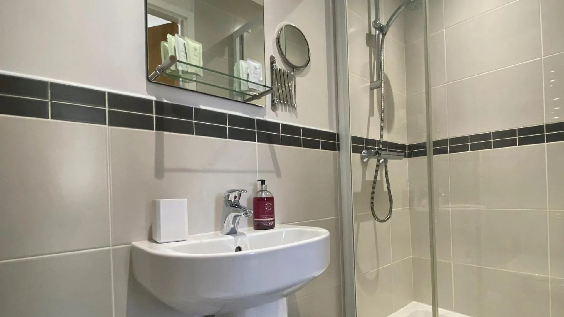 Stylish Modern Apartment With Parking Harrogate