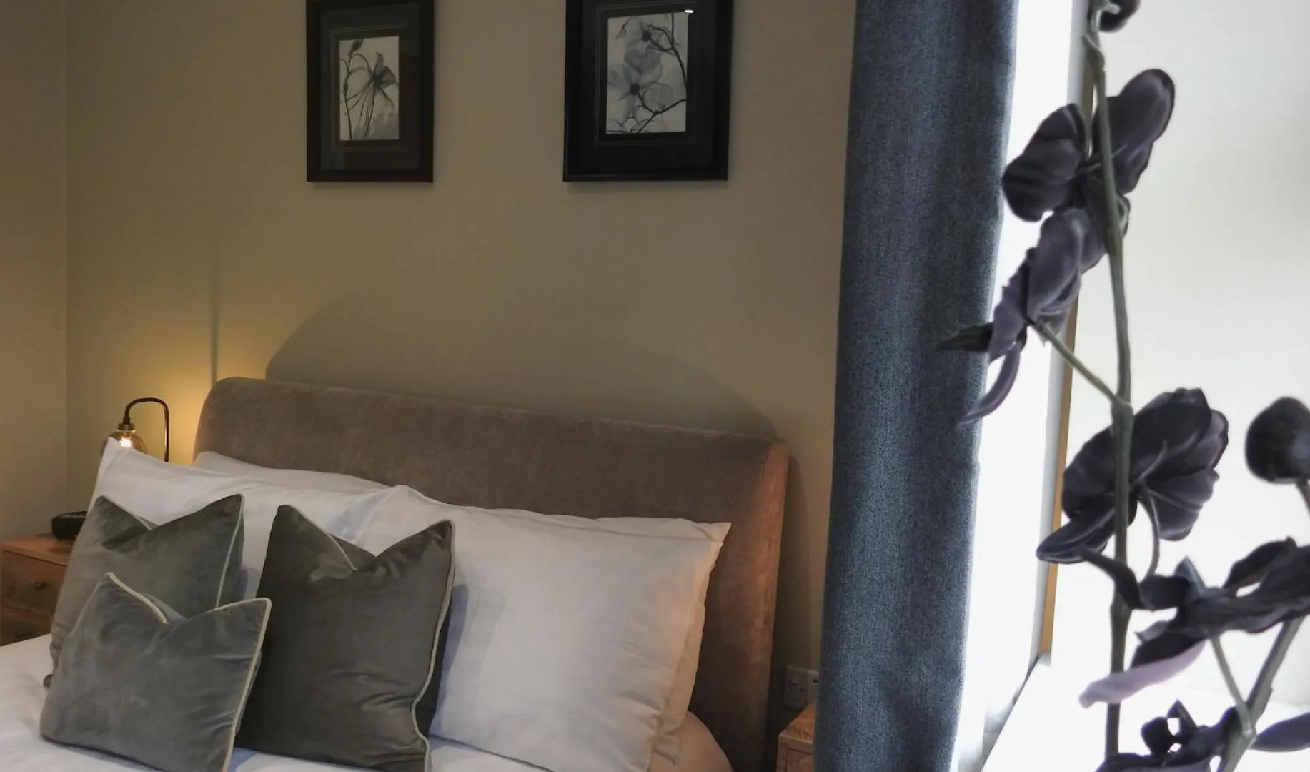 Stylish Modern Apartment With Parking Harrogate