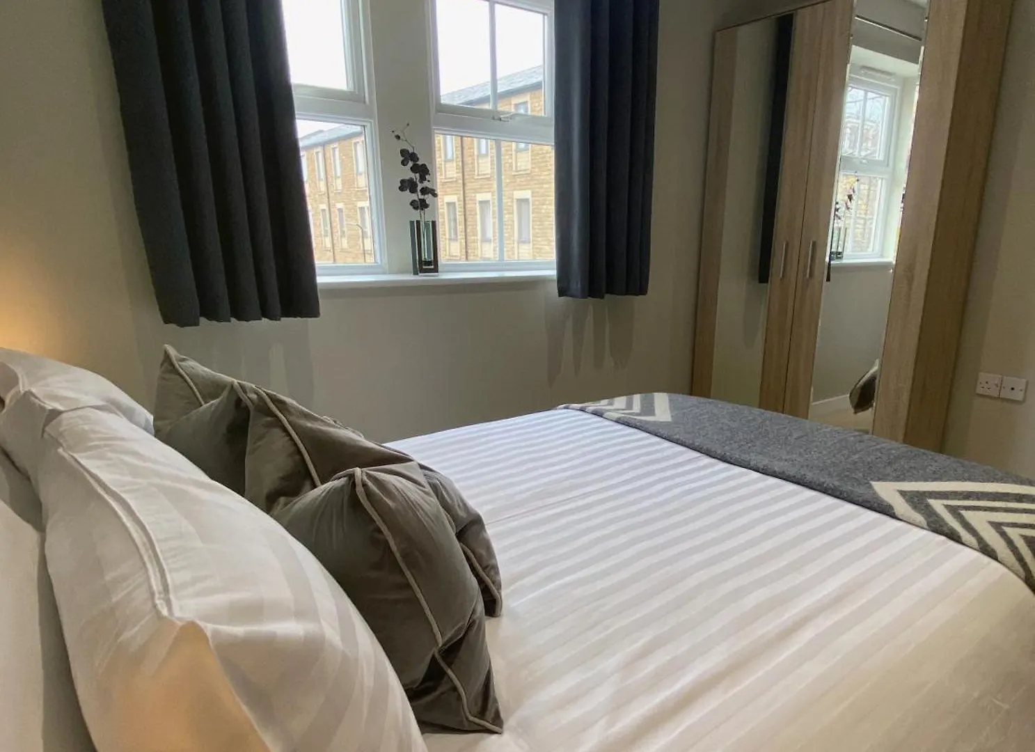 Stylish Modern Apartment With Parking Harrogate 0*,